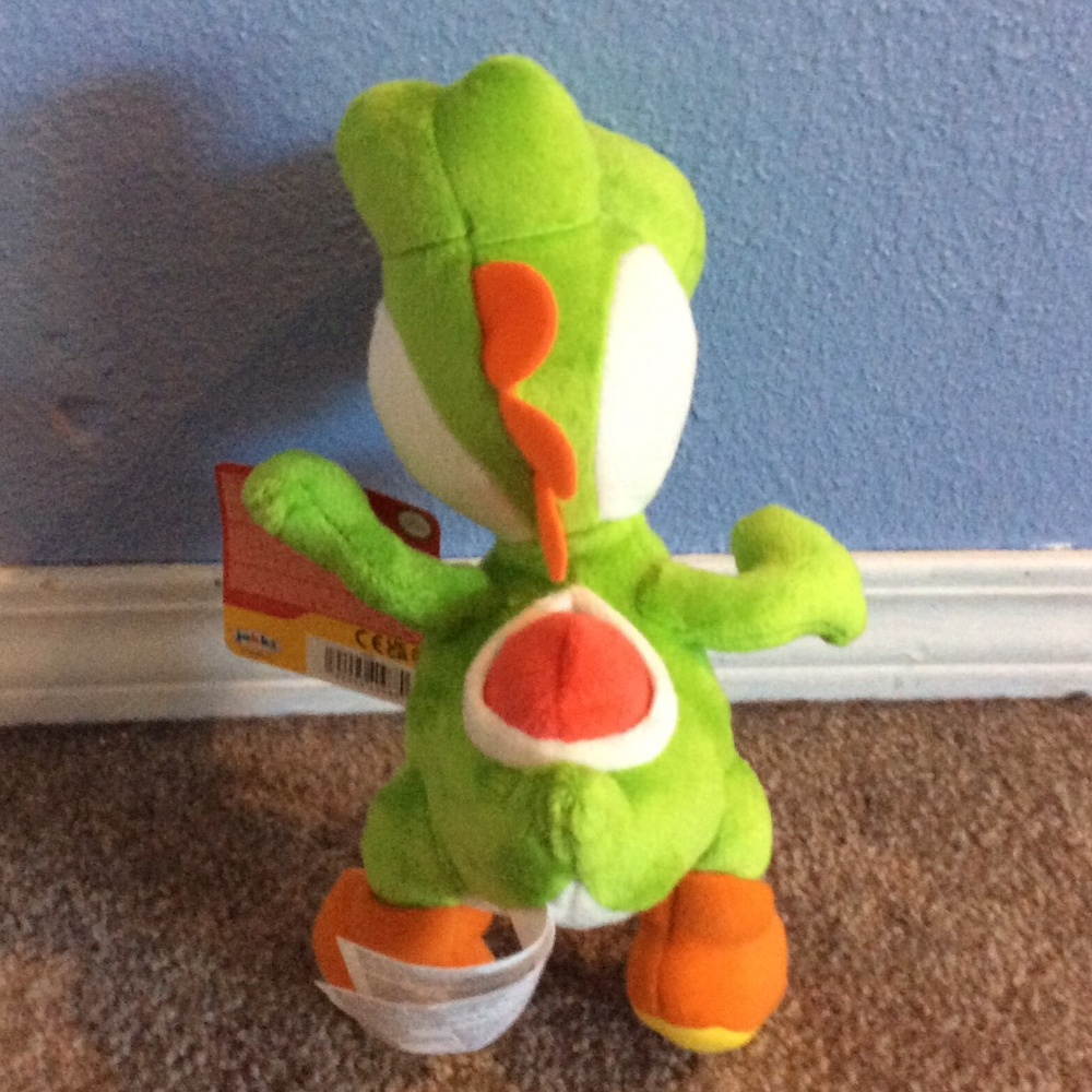 Super Mario Yoshi Plushie - Picture 4 of 4